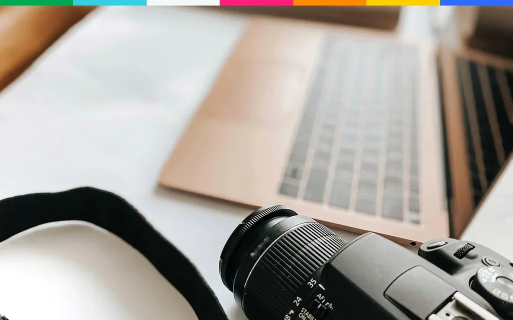 Appareil photo et ordinateur portable : ce que coûte vraiment un site internet gratuit